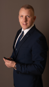 Piotr Zakościelny tel. 694 183 561